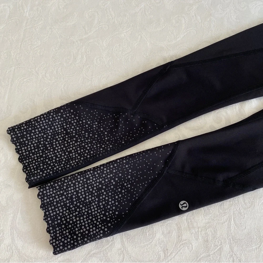 Lululemon Tight Stuff Reflective Scallop Hem Leggings